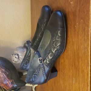 SAS Isabel Black Snake Mary Jane's